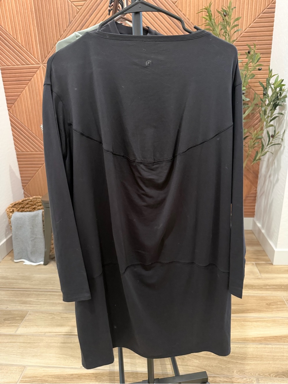 lululemon NWT Back In Action Dress - Picture 2 of 5